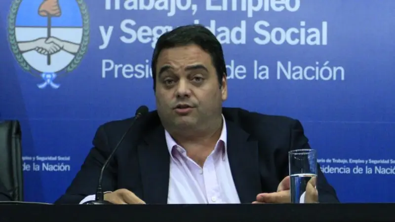 El Gobierno condiciona las paritarias a la reforma laboral: qué cambios exige El Gobierno condiciona las paritarias a la reforma laboral: qué cambios exige