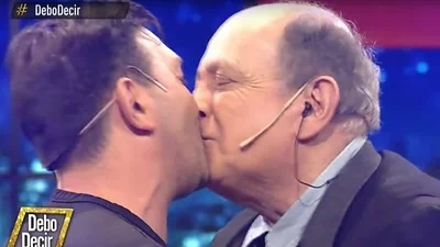 El beso apasionado entre Damián de Santo y Chiche que dejó sin palabras a Novaresio El beso apasionado entre Damián de Santo y Chiche que dejó sin palabras a Novaresio