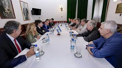 La CGT le pidió a legisladores peronistas que los ayuden a frenar la reforma laboral La CGT le pidió a legisladores peronistas que los ayuden a frenar la reforma laboral