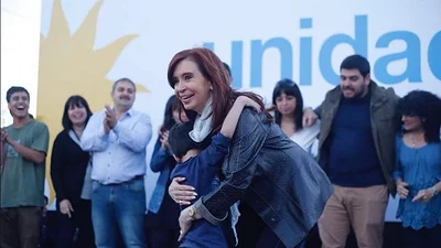 El desconsolado llanto de una niña al ver a Cristina en Quilmes El desconsolado llanto de una niña al ver a Cristina en Quilmes