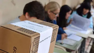 Con muchos indecisos, Corrientes elige gobernador Con muchos indecisos, Corrientes elige gobernador