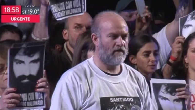 "Mi madre tiene esperanza de encontrar a Santiago con vida"