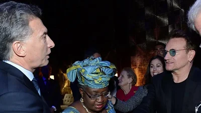Macri recibió a Bono, líder de U2, en Casa de Gobierno Macri recibió a Bono, líder de U2, en Casa de Gobierno