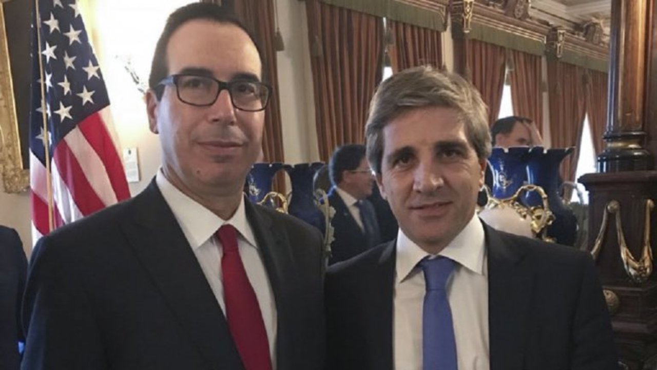 El Gobierno se endeuda por mil millones de dólares con un banco de las Islas Caimán