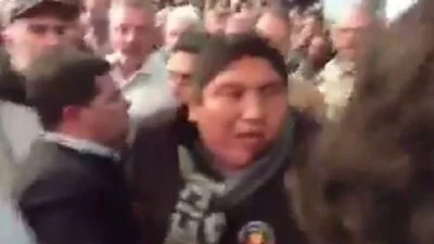 Custodios de Macri atacaron a un hombre que le preguntó por Maldonado Custodios de Macri atacaron a un hombre que le preguntó por Maldonado
