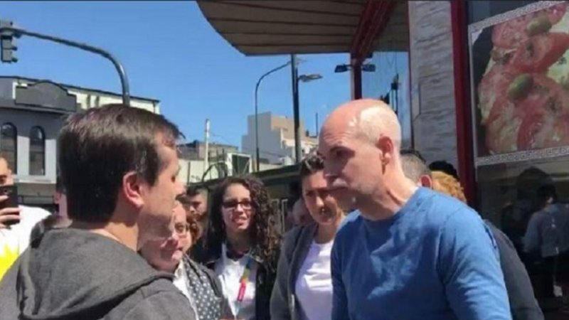 Recalde se cruzó con Larreta: "Los vecinos de la Boca siguen en la calle"