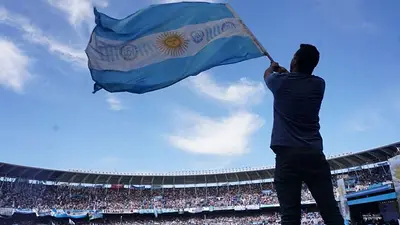 El impactante pogo al ritmo de Jijiji en pleno acto de Cristina Kirchner en Racing El impactante pogo al ritmo de Jijiji en pleno acto de Cristina Kirchner en Racing