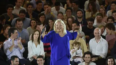 Carrió: "Hay que sustituir al Che por Mandela y Gandhi" Carrió: "Hay que sustituir al Che por Mandela y Gandhi"