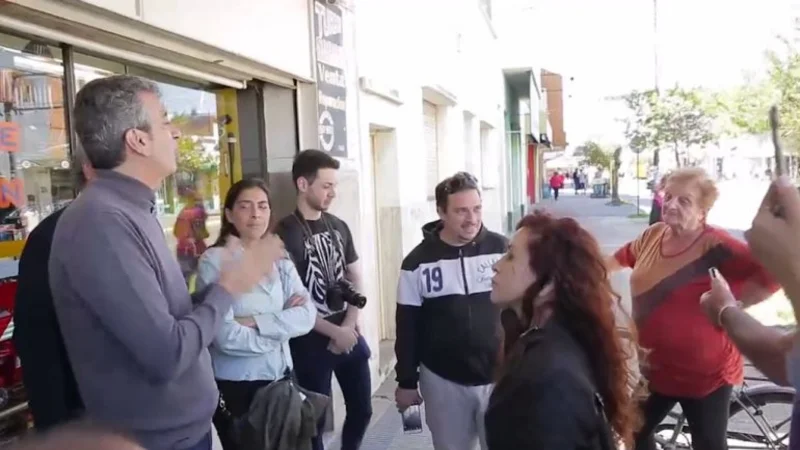La incómoda pregunta a Randazzo en la calle sobre la corrupción en el gobierno K
