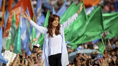 Bocas de urna: qué numeros manejan en el bunker de Cristina Kirchner Bocas de urna: qué numeros manejan en el bunker de Cristina Kirchner