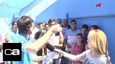 El mago hincha de Belgrano que transforma el agua en fernet El mago hincha de Belgrano que transforma el agua en fernet