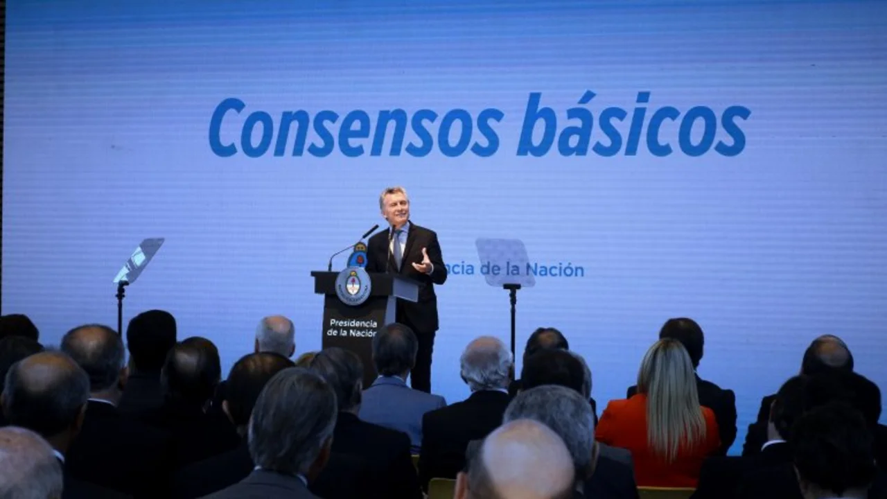 Macri cargó duro contra los empleados públicos y las universidades y los trato de estafadores