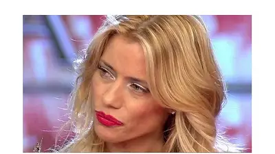 La crisis le llegó a Nicole Neumann: "De pedo me alcanza para una compra de supermercado" La crisis le llegó a Nicole Neumann: "De pedo me alcanza para una compra de supermercado"