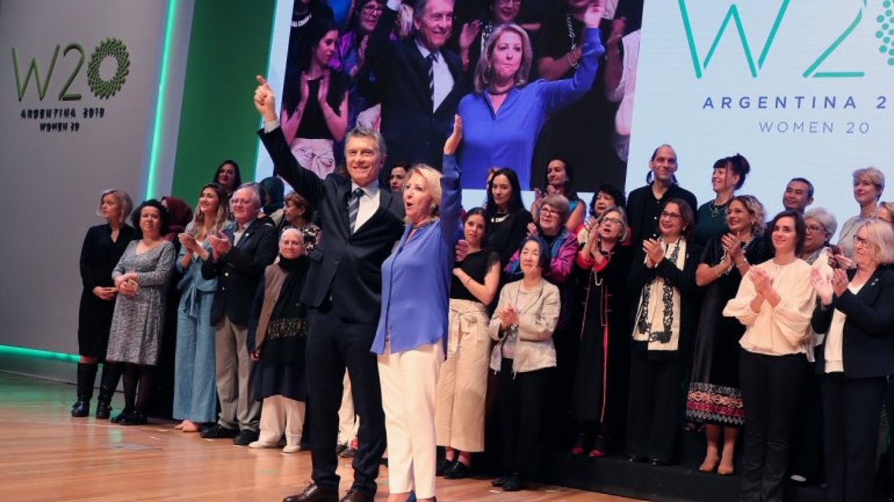 Macri en el W20: un discurso devaluado que choca con la realidad