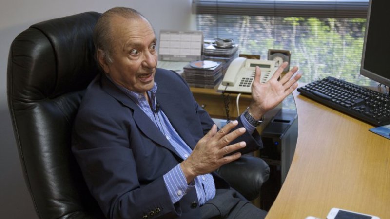 Eduardo Menem con Navarro: "Carrió prendió la mecha para que explote el Gobierno"