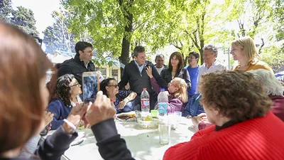 Massa se mostró con Bossio y apuntó contra Macri por los jubilados Massa se mostró con Bossio y apuntó contra Macri por los jubilados