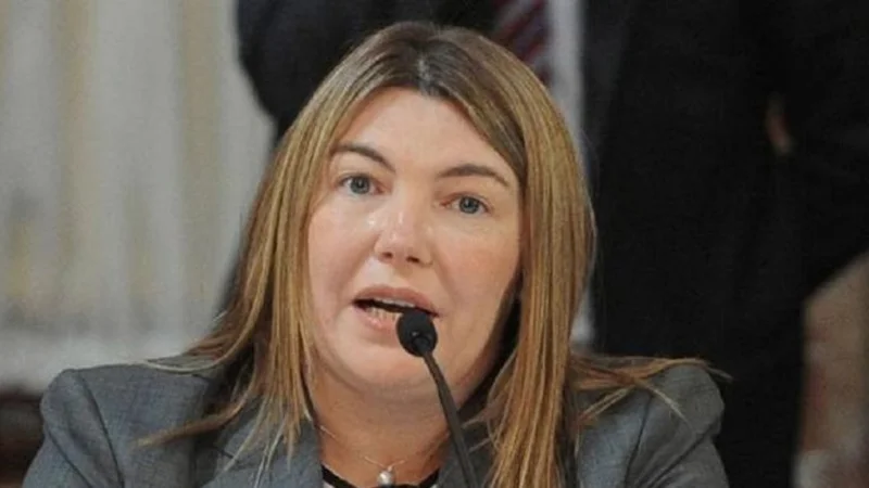 Bertone abrió la puerta a un frente opositor que incluya a Pichetto y Cristina