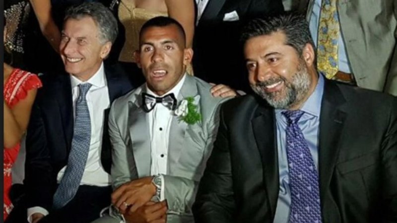 A Tévez le preguntaron por la pobreza y pidió "no poner palos en la rueda"