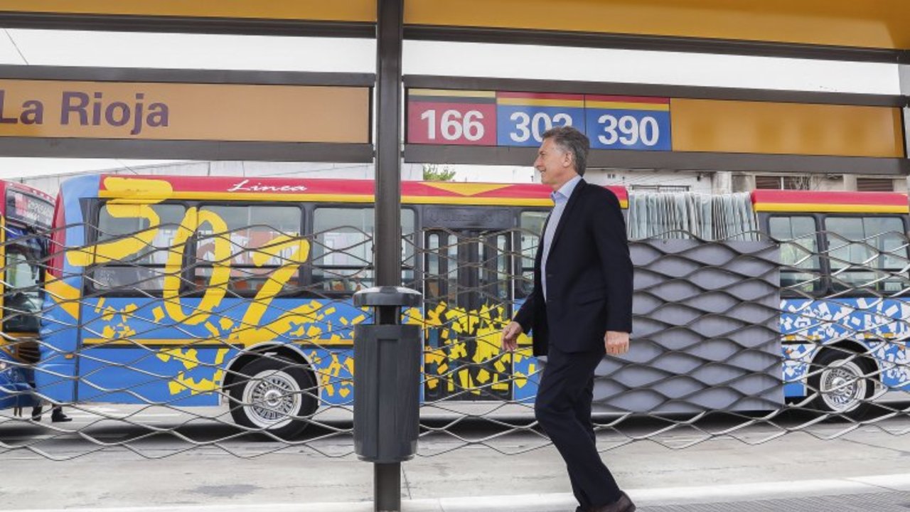 Encuestas: la aprobación del Gobierno ya toca el 25% en la provincia de Buenos Aires