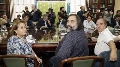Paro docente por 48 horas para el 18 y 19 de octubre Paro docente por 48 horas para el 18 y 19 de octubre