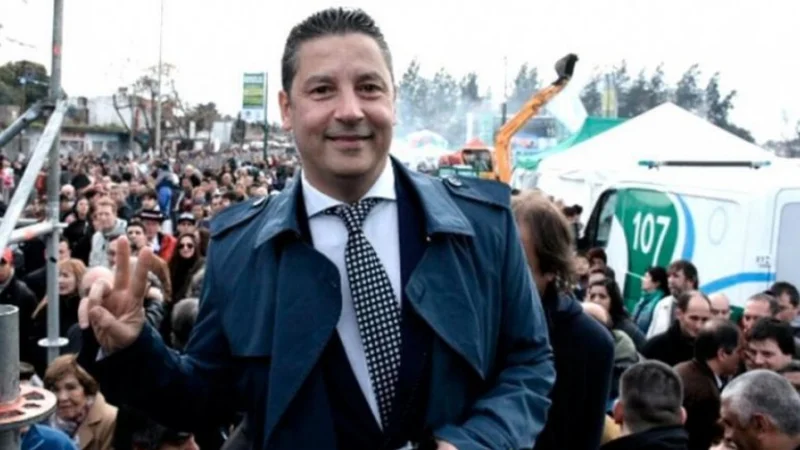 Menéndez: "No vaya a ser que para meterle un bozal a Cristina se la agarren con Florencia"