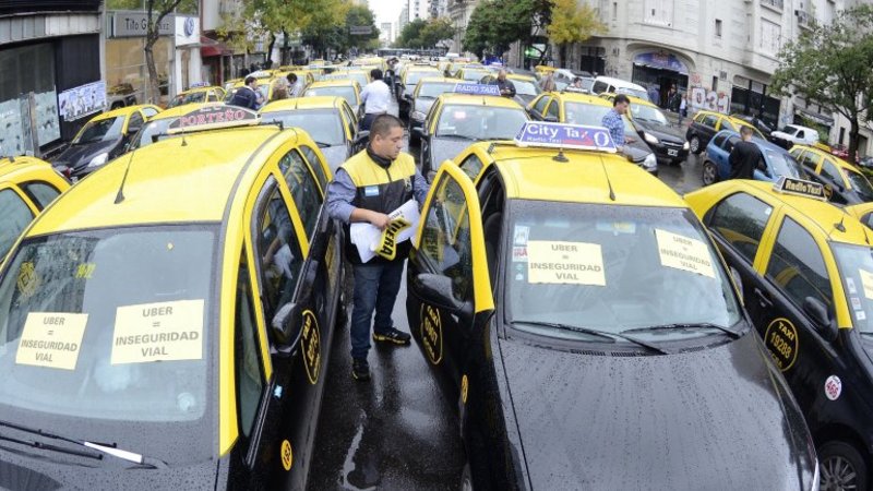 Larreta avanza con todo contra Uber y cualquier transporte ilegal