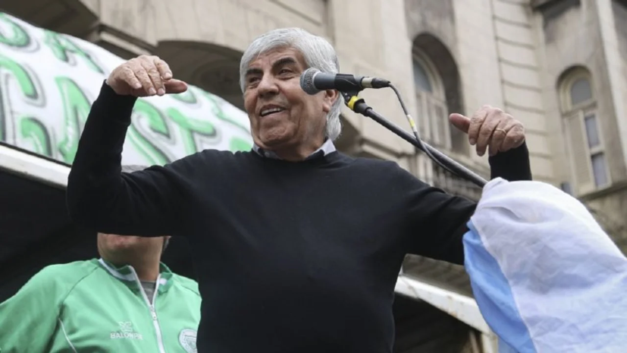 Hugo Moyano amenazó con un paro si no hay acuerdo paritario el próximo miércoles