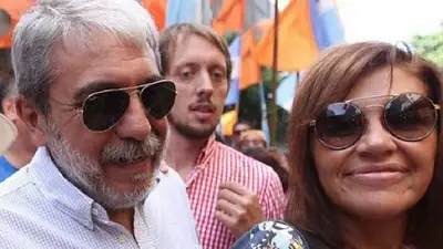 La desopilante reacción de una perra cuando ve a Aníbal Fernández en la TV La desopilante reacción de una perra cuando ve a Aníbal Fernández en la TV