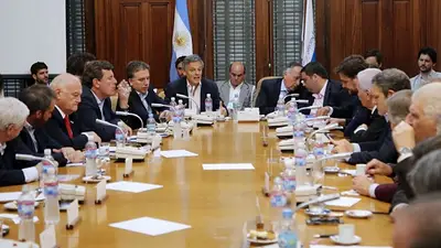 La UIA se suma a gremios opositores y la Iglesia en una mesa por la crisis económica La UIA se suma a gremios opositores y la Iglesia en una mesa por la crisis económica