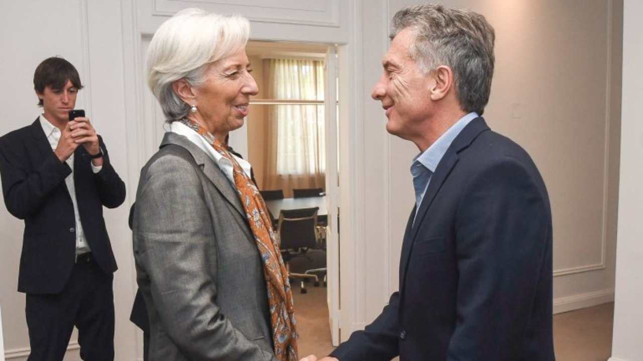 El FMI aprobó el acuerdo pero le dará menos dinero que lo esperado