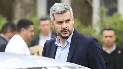Millones para que Marcos Peña mande mensajes masivos a celulares en tiempos de campaña Millones para que Marcos Peña mande mensajes masivos a celulares en tiempos de campaña