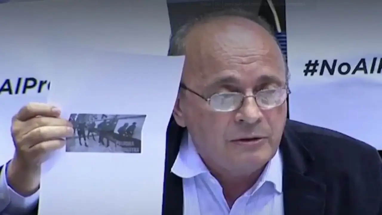 Moreau afirmó que puede demostrar quiénes son los encapuchados que iniciaron la represión