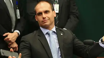El hijo del fascista Jair Bolsonaro dijo que ve "con buenos ojos" a Macri El hijo del fascista Jair Bolsonaro dijo que ve "con buenos ojos" a Macri