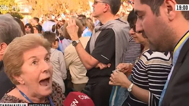 "Yo he tocado un pobre": el mensaje de una seguidora de Macri en la marcha del "Sí, se puede" en Junín