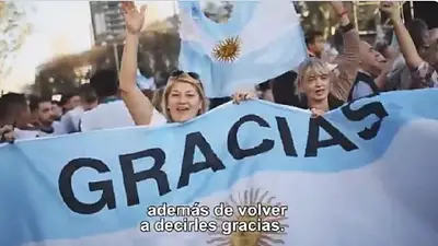 Elecciones 2019: un cartel a favor de la reforma laboral apareció en el último spot de Mauricio Macri Elecciones 2019: un cartel a favor de la reforma laboral apareció en el último spot de Mauricio Macri