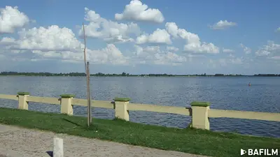 Quieren cerrar una de las lagunas más importantes de la Provincia para desarrollar un negocio inmobiliario Quieren cerrar una de las lagunas más importantes de la Provincia para desarrollar un negocio inmobiliario
