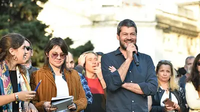 Amplia campaña de escritores, artistas e intelectuales en apoyo a Matías Lammens Amplia campaña de escritores, artistas e intelectuales en apoyo a Matías Lammens