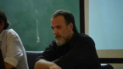 "Gorraleaks": Finalmente liberaron al experto informático Javier Smaldone "Gorraleaks": Finalmente liberaron al experto informático Javier Smaldone
