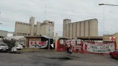 Crisis económica: Trabajadores de Molinos Minetti reclaman salarios adeudados y piden reabrir la planta Crisis económica: Trabajadores de Molinos Minetti reclaman salarios adeudados y piden reabrir la planta