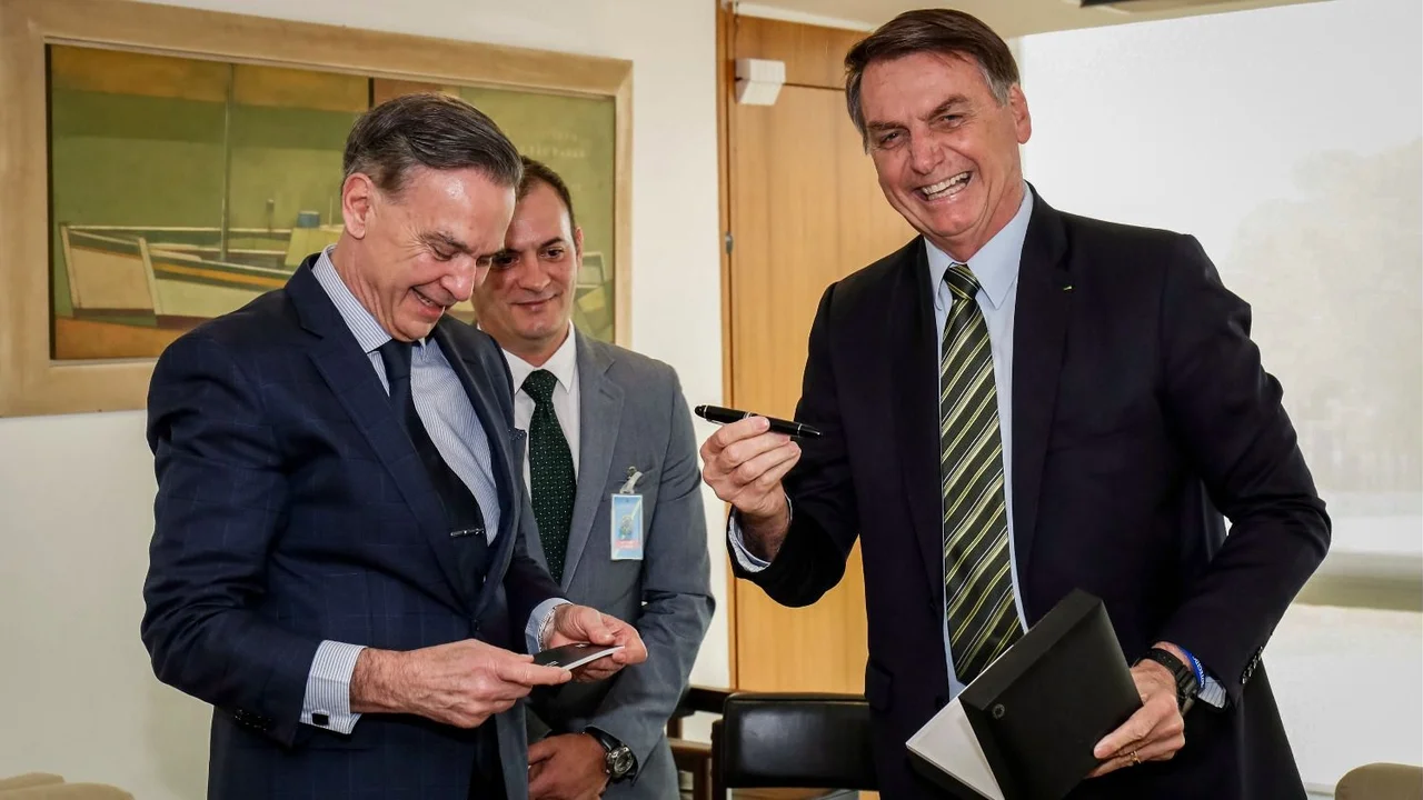 Jair Bolsonaro anunció el cierre de empresas en Argentina, lo desmintieron y borró el mensaje