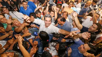 Primeros resultados oficiales: Jorge Capitanich se impone por amplio margen en la elección de gobernador en Chaco Primeros resultados oficiales: Jorge Capitanich se impone por amplio margen en la elección de gobernador en Chaco