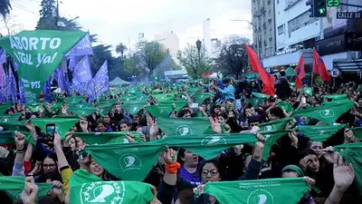 Encuentro Nacional de Mujeres: cerca de 500 mil personas coparon La Plata Encuentro Nacional de Mujeres: cerca de 500 mil personas coparon La Plata