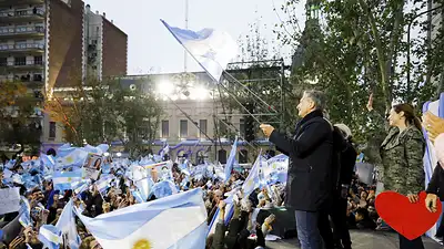Mauricio Macri irá a Mar del Plata, la ciudad donde jóvenes hacen largas filas para buscar trabajo Mauricio Macri irá a Mar del Plata, la ciudad donde jóvenes hacen largas filas para buscar trabajo