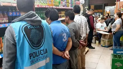 Detuvieron a la banda del supermercado chino que vendía marihuana y cocaína Detuvieron a la banda del supermercado chino que vendía marihuana y cocaína