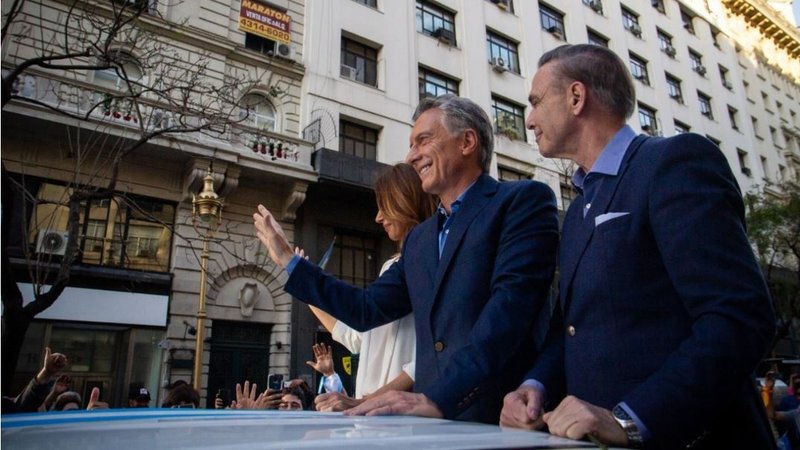 Macri no hizo ningún anuncio, apeló al "dedito" y pidió dar vuelta la elección