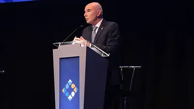 Debate 2019: el indignante tuit de Gómez Centurión festejando que llegó a los 30 mil seguidores Debate 2019: el indignante tuit de Gómez Centurión festejando que llegó a los 30 mil seguidores