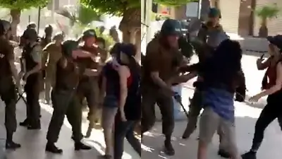 Crisis en Chile: el impactante video de los carabineros golpeando a menores de edad Crisis en Chile: el impactante video de los carabineros golpeando a menores de edad