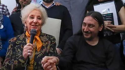 Elecciones 2019: Estela de Carlotto pidió "impedir" que los funcionarios de Macri "se vayan del país" Elecciones 2019: Estela de Carlotto pidió "impedir" que los funcionarios de Macri "se vayan del país"