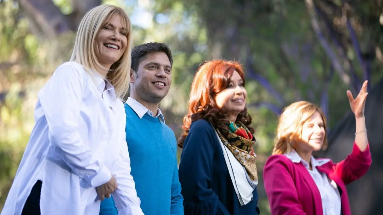 Verónica Magario junto a Axel Kicillof y Cristina Kirchner.