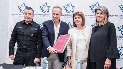 Investigadores alemanes están furiosos con Patricia Bullrich por un supuesto hallazgo de tesoros nazis Investigadores alemanes están furiosos con Patricia Bullrich por un supuesto hallazgo de tesoros nazis